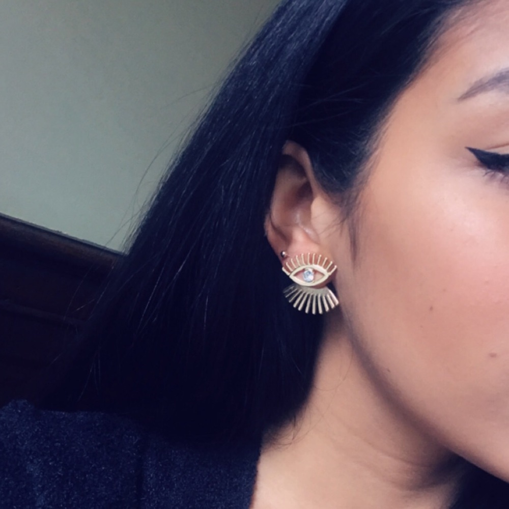 Eye & Eyelash double back stud earrings - Picture 5 of 8